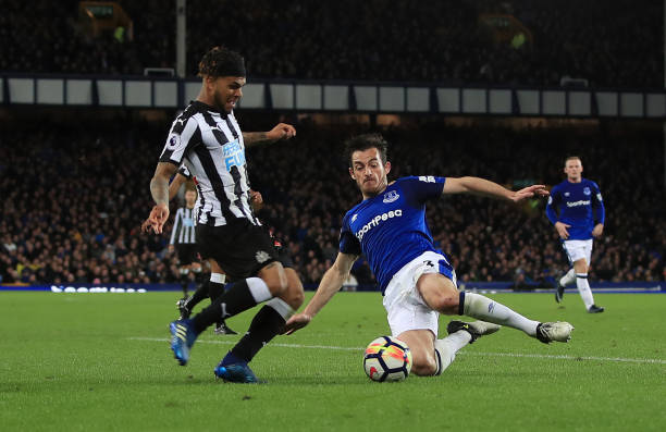 仅展现了伊 仅展现了伊